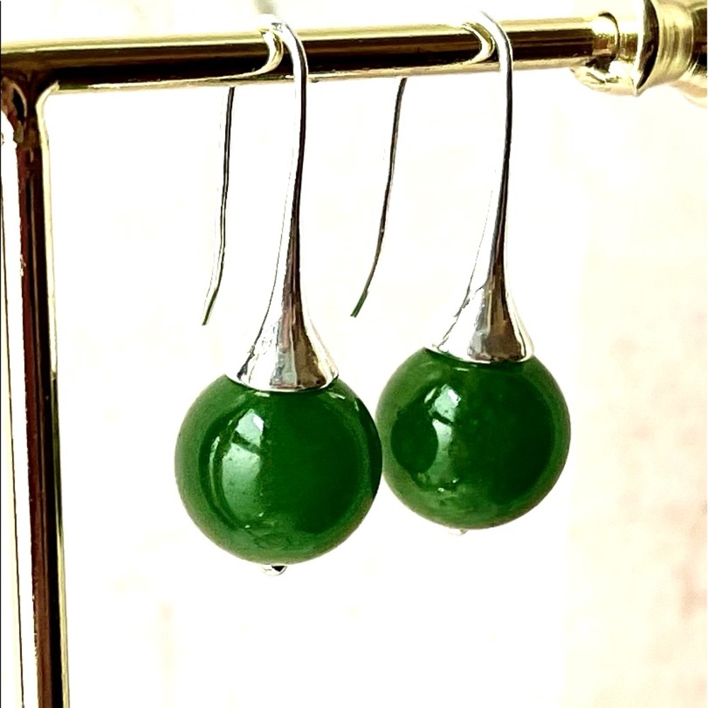 Women’s Natural Green Jade stone (12mm) earrings e